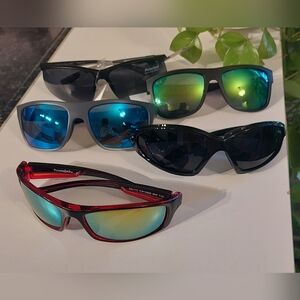 Polarized Sunglasses Set with Red and Black Frames